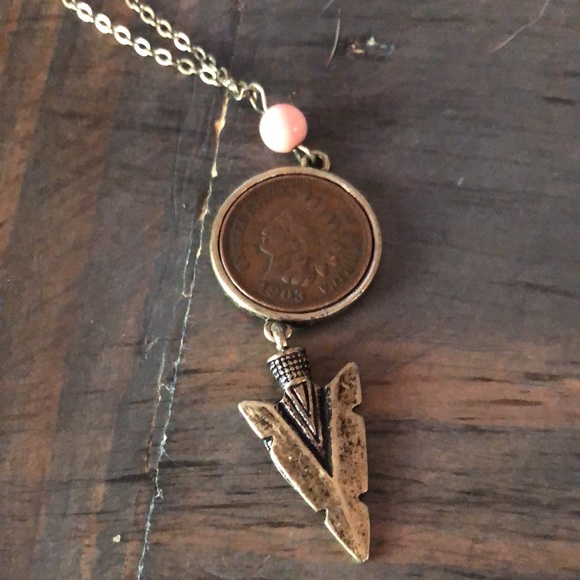 NEW.  Southwestern Indian Cent Arrowhead Necklace. - Picture 4 of 4